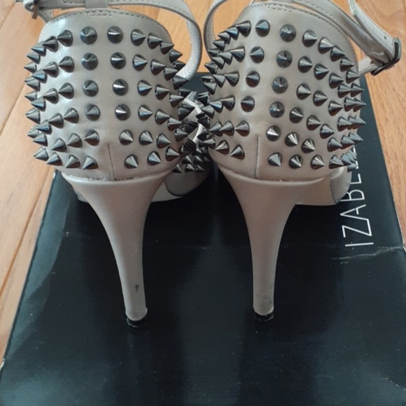 Taupe strapped heel - Picture 3 of 5